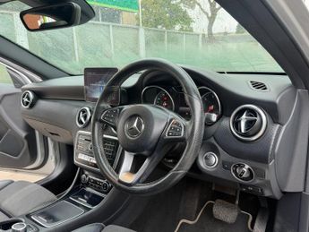 Mercedes-Benz A Class 2.1 A200d Sport Edition Plus 7G-DCT Euro 6 (s/s) 5dr