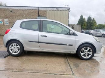 Renault Clio 1.2 TCe 16v Dynamique 3dr