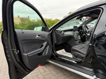 Mercedes-Benz GLA 2.1 GLA220d AMG Line 7G-DCT 4MATIC Euro 6 (s/s) 5dr