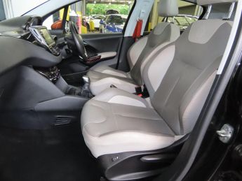 Peugeot 208 1.2 VTi Roland Garros Euro 5 5dr
