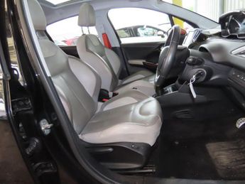 Peugeot 208 1.2 VTi Roland Garros Euro 5 5dr