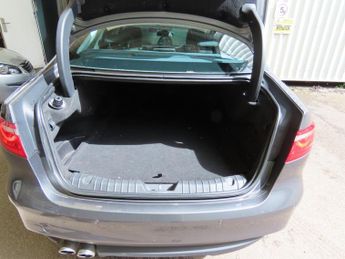 Jaguar XF 2.0d R-Sport Auto Euro 6 (s/s) 4dr
