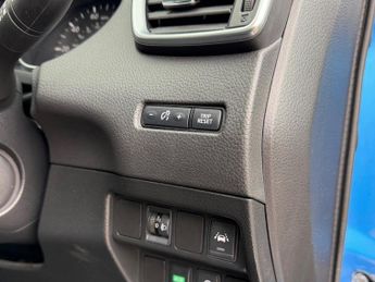 Nissan Qashqai 1.2 DIG-T N-Connecta XTRON Euro 6 (s/s) 5dr