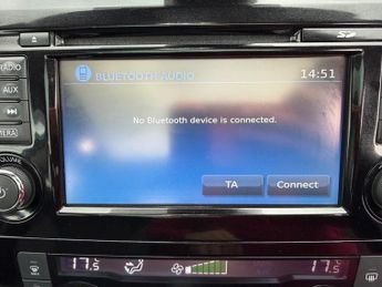 Nissan Qashqai 1.2 DIG-T N-Connecta XTRON Euro 6 (s/s) 5dr
