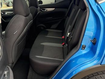 Nissan Qashqai 1.2 DIG-T N-Connecta XTRON Euro 6 (s/s) 5dr