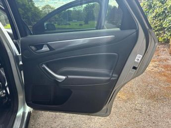 Ford Mondeo 2.0 TDCi Titanium X Business Edition Powershift Euro 5 5dr