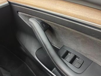 Tesla Model 3 (Dual Motor) Long Range Auto 4WDE 4dr