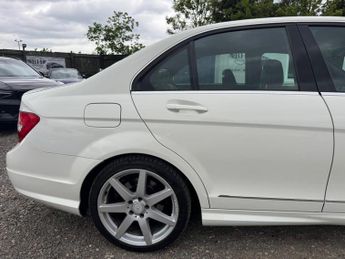 Mercedes-Benz C Class 1.8 C180 BlueEfficiency Sport G-Tronic+ Euro 5 (s/s) 4dr
