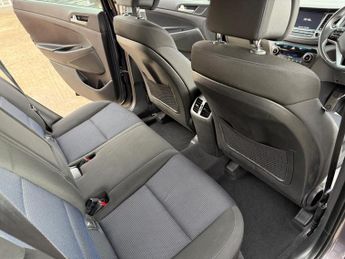 Hyundai TUCSON 2.0 CRDi SE Nav Auto 4WD Euro 6 5dr