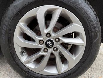 Hyundai TUCSON 2.0 CRDi SE Nav Auto 4WD Euro 6 5dr