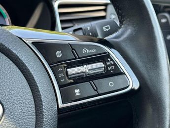 Kia XCeed 1.6 GDi 8.9kWh First Edition DCT Euro 6 (s/s) 5dr