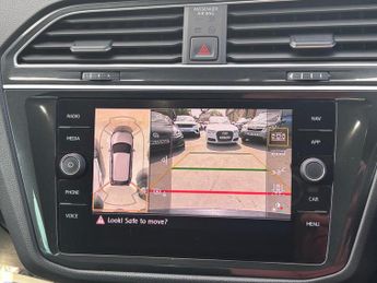 Volkswagen Tiguan 2.0 TDI R-Line DSG Euro 6 (s/s) 5dr