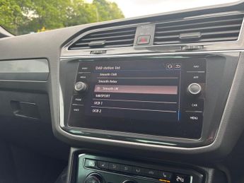 Volkswagen Tiguan 2.0 TDI R-Line DSG Euro 6 (s/s) 5dr