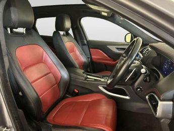 Jaguar F-PACE 2.0 D180 Chequered Flag SUV 5dr Diesel Auto AWD Euro 6 (s/s) (18