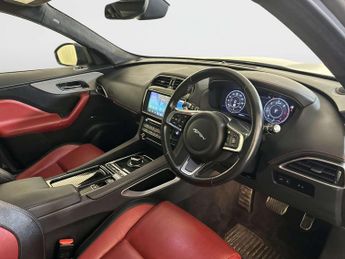 Jaguar F-PACE 2.0 D180 Chequered Flag SUV 5dr Diesel Auto AWD Euro 6 (s/s) (18