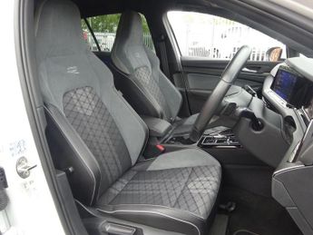 Volkswagen Golf 1.5 eTSI MHEV R-Line DSG Euro 6 (s/s) 5dr