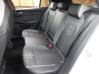 Volkswagen Golf 1.5 eTSI MHEV R-Line DSG Euro 6 (s/s) 5dr