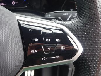 Volkswagen Golf 1.5 eTSI MHEV R-Line DSG Euro 6 (s/s) 5dr