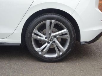 Volkswagen Golf 1.5 eTSI MHEV R-Line DSG Euro 6 (s/s) 5dr