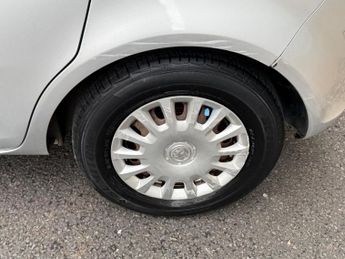 Vauxhall Corsa 1.2i 16v Life 5dr