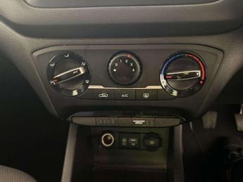 Hyundai i20 1.2 SE Launch Edition Hatchback 5dr Petrol Manual Euro 6 (s/s) (