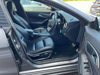 Mercedes-Benz CLA 2.1 CLA220d AMG Line Coupe 7G-DCT 4MATIC Euro 6 (s/s) 4dr