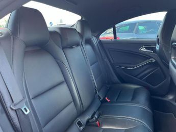 Mercedes-Benz CLA 2.1 CLA220d AMG Line Coupe 7G-DCT 4MATIC Euro 6 (s/s) 4dr
