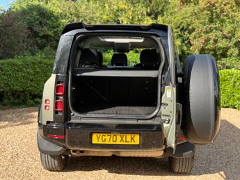 Land Rover Defender 110 2.0 SD4 SE Auto 4WD Euro 6 (s/s) 5dr