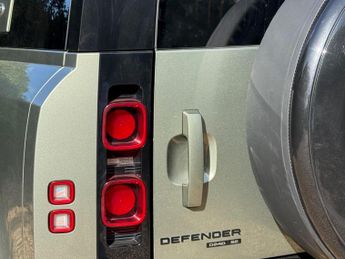 Land Rover Defender 110 2.0 SD4 SE Auto 4WD Euro 6 (s/s) 5dr