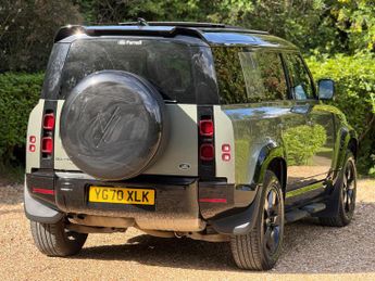 Land Rover Defender 110 2.0 SD4 SE Auto 4WD Euro 6 (s/s) 5dr