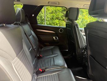 Land Rover Discovery 3.0 TD V6 First Edition Auto 4WD Euro 6 (s/s) 5dr