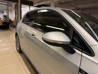 Volkswagen Golf 1.5 eTSI MHEV R-Line DSG Euro 6 (s/s) 5dr