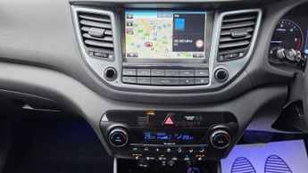 Hyundai TUCSON 2.0 CRDi SE Nav Auto 4WD Euro 6 5dr