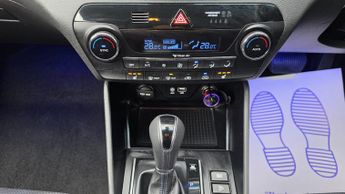 Hyundai TUCSON 2.0 CRDi SE Nav Auto 4WD Euro 6 5dr