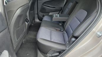 Hyundai TUCSON 2.0 CRDi SE Nav Auto 4WD Euro 6 5dr