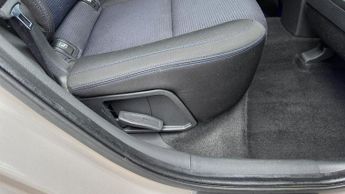 Hyundai TUCSON 2.0 CRDi SE Nav Auto 4WD Euro 6 5dr