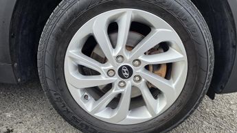 Hyundai TUCSON 2.0 CRDi SE Nav Auto 4WD Euro 6 5dr