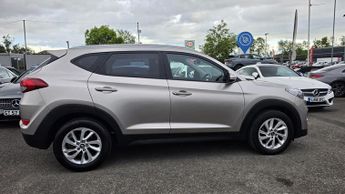 Hyundai TUCSON 2.0 CRDi SE Nav Auto 4WD Euro 6 5dr
