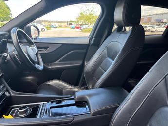 Jaguar F-PACE 2.0 D180 R-Sport Auto AWD Euro 6 (s/s) 5dr
