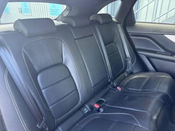 Jaguar F-PACE 2.0 D180 R-Sport Auto AWD Euro 6 (s/s) 5dr
