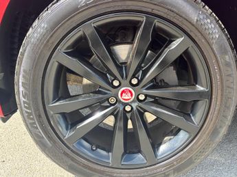 Jaguar F-PACE 2.0 D180 R-Sport Auto AWD Euro 6 (s/s) 5dr