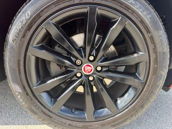Jaguar F-PACE 2.0 D180 R-Sport Auto AWD Euro 6 (s/s) 5dr