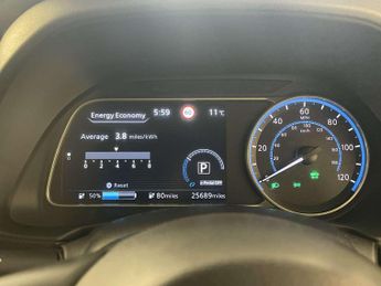 Nissan Leaf 40kWh Tekna Hatchback 5dr Electric Auto (150 ps)