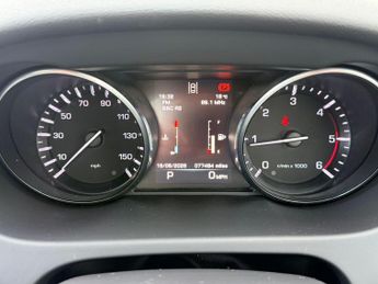 Land Rover Discovery Sport 2.0 TD4 HSE Black Auto 4WD Euro 6 (s/s) 5dr