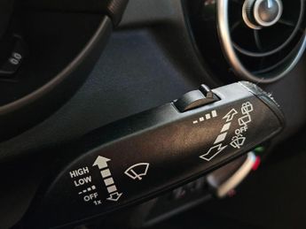 Audi A1 1.0 TFSI Sport Sportback S Tronic Euro 6 (s/s) 5dr (Nav)