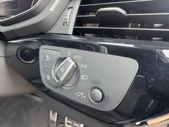 AUDI A4 AVANT 2.0 TFSI Black Edition Estate 5dr Petrol S Tronic Euro 6 (s/s) (