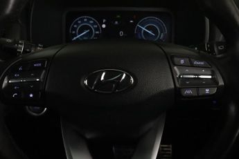 Hyundai KONA 64kWh Premium Auto 5dr (10.5kW Charger)