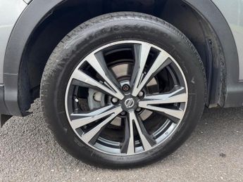 Nissan Qashqai 1.2 DIG-T N-Connecta XTRON Euro 6 (s/s) 5dr