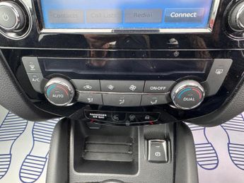 Nissan Qashqai 1.2 DIG-T N-Connecta XTRON Euro 6 (s/s) 5dr