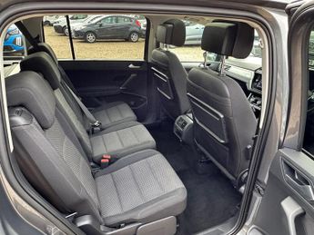 Volkswagen Touran 2.0 TDI SE Family DSG Euro 6 (s/s) 5dr